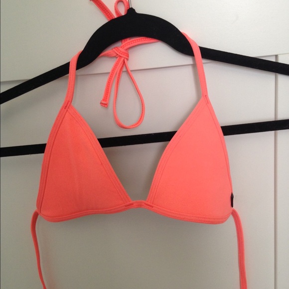 Triangle padded jolyn top