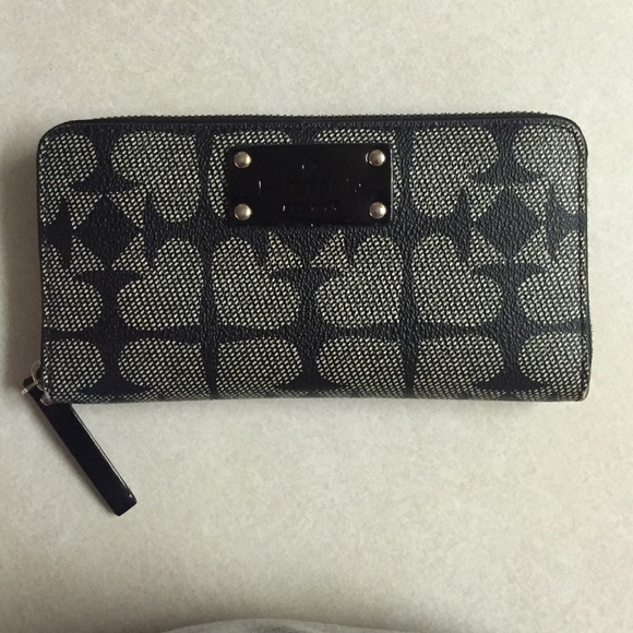 Kate Spade pebbled ace of spades-zip around wallet