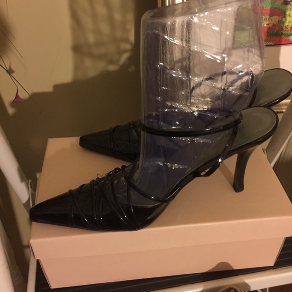 Pumps - Picture 2 of 4