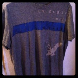 Mens American Eagle T Shirt.  Bundle= 20% off!