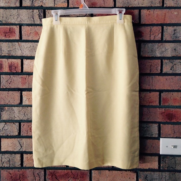 Yellow pencil skirt