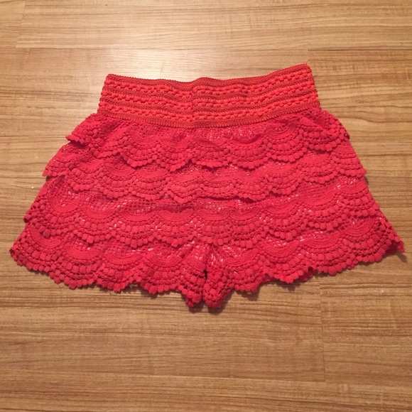 Bright red knit layered shorts