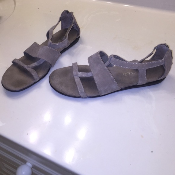 Aerosoles nude sandal