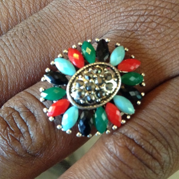 Red Coral a Emerald ring
