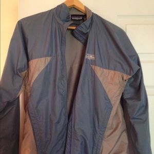 Patagonia Blue/Grey fleece-lined wind breaker