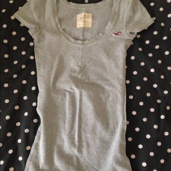 Hollister shirt small