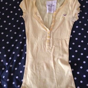 Hollister shirt small
