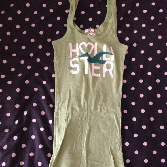Hollister tank small