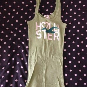 Hollister tank small