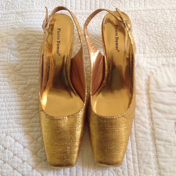 Gold Shoes - Picture 3 of 4