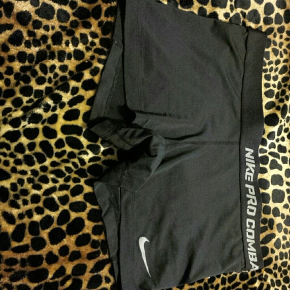 Nike pro combat