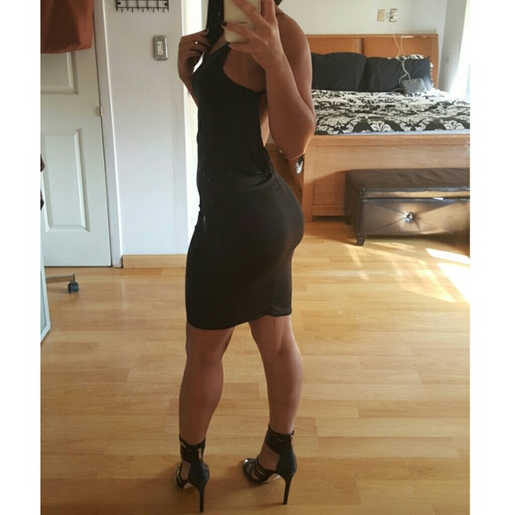 ❌SOLD❌"Sultry" Dress - Picture 2 of 3