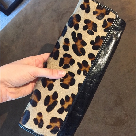 Charles David Leopard and Black clutch - Picture 2 of 4