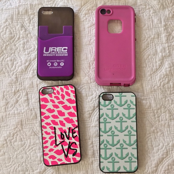 iPhone 5/5s Lifeproof case plus 3 other cases!🌻