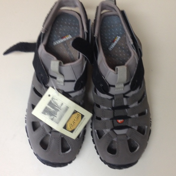 Merrell Vibram size 6 NWT