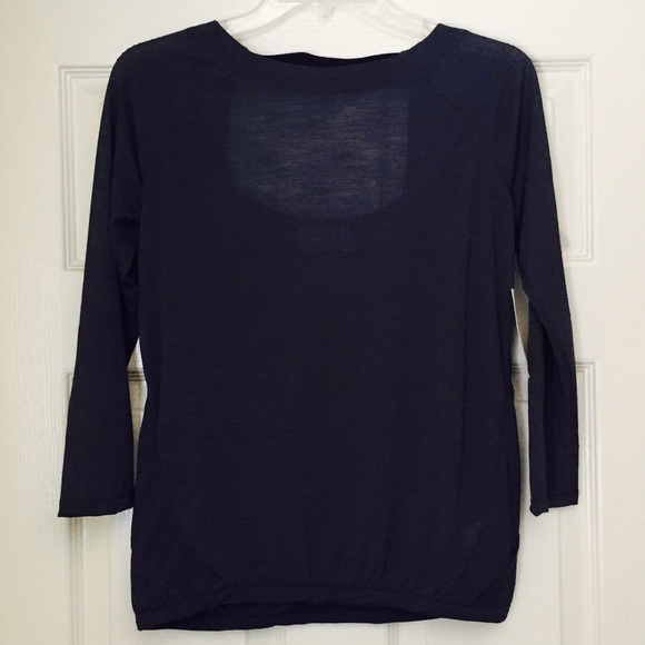ATHLETA CLARITY TOP (💲SOLD 💸) - Picture 3 of 4