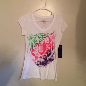 Miley Cyrus shirt