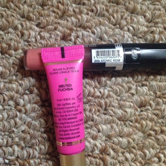 Random Lip Bundle - Picture 3 of 4
