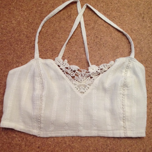 Very cropped top!