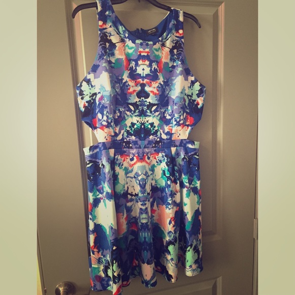 Nicole print dress with side cutouts