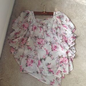 Floral flowey top
