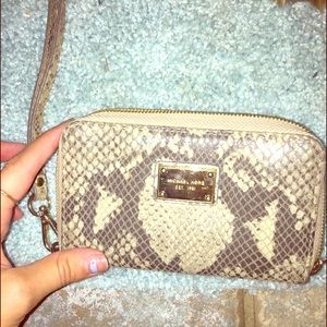 (SOLD) Michael Kors wristlet