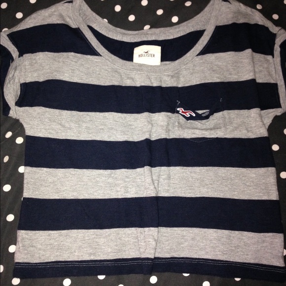 Hollister shirt small