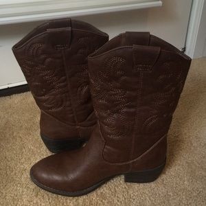 American Eagle Cowgirl boots