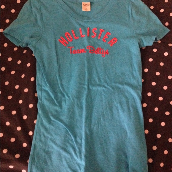 Hollister shirt small