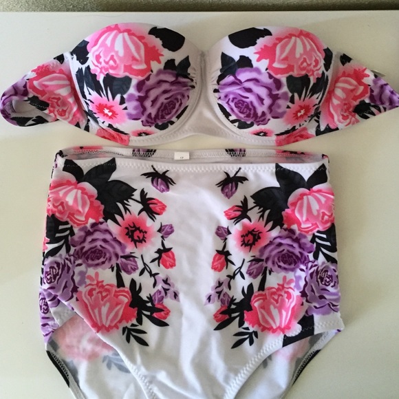 Accessories - High wasted bikini set.