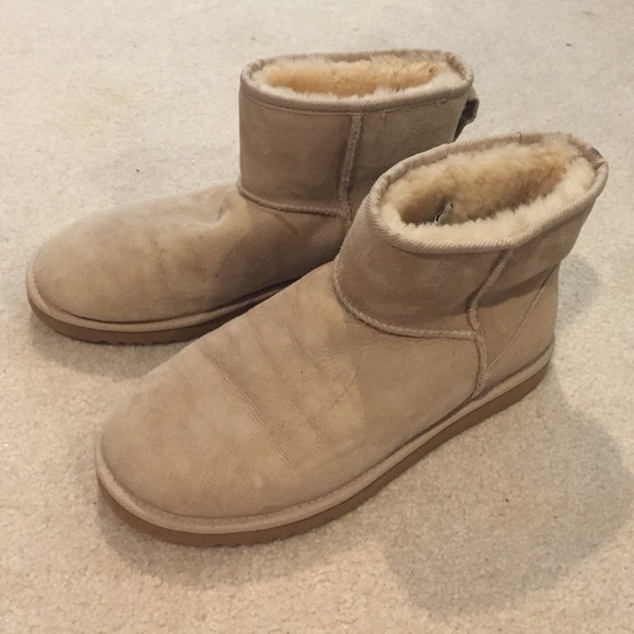Brand new never worn UGG Classic Mini tan