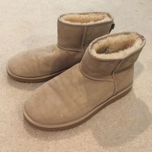 Brand new never worn UGG Classic Mini tan