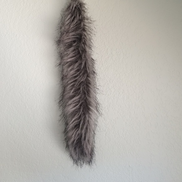 ✨SOLD ON MERCARI✨ Faux Wolf Tail Keychain
