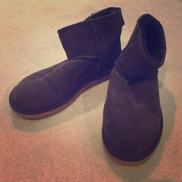 Brand new never worn UGG Classic Mini