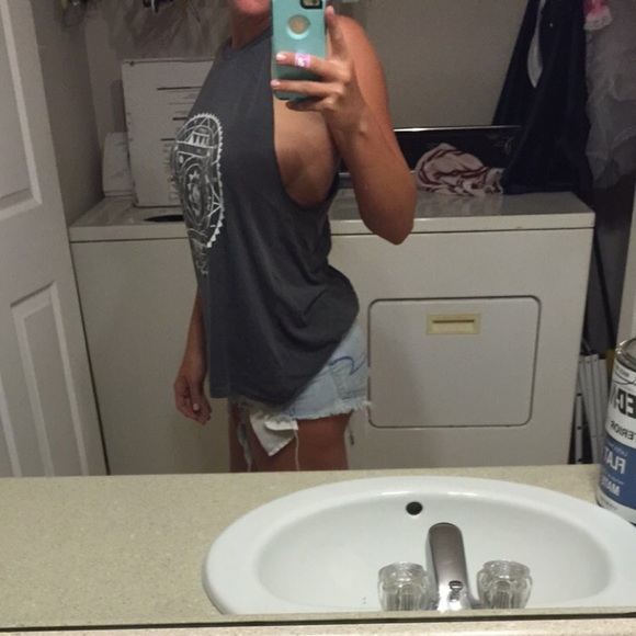 Billabong halter tank NWT - Picture 2 of 4