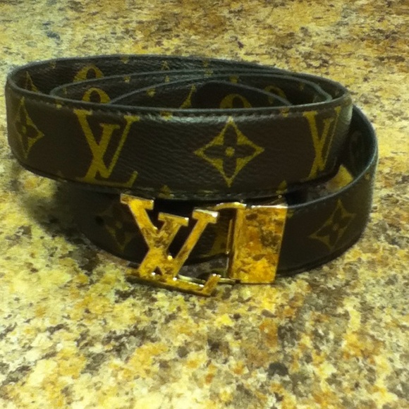FAUX Louis Vuitton Belt
