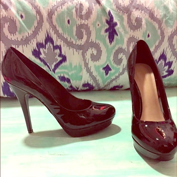 Arturo Chiang black pumps
