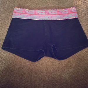 Aerie skin gym short