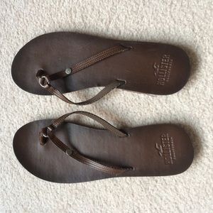 Hollister leather flip flops