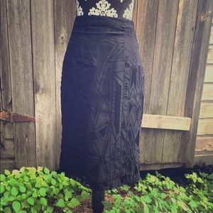 Black pattern pencil skirt