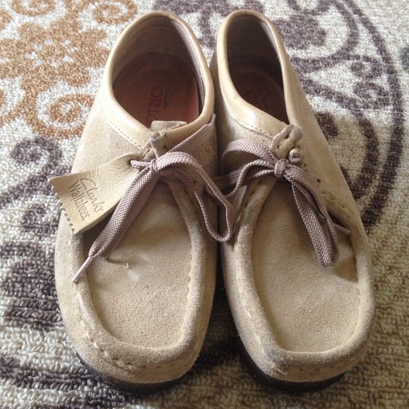 Great condition Clark shoes!