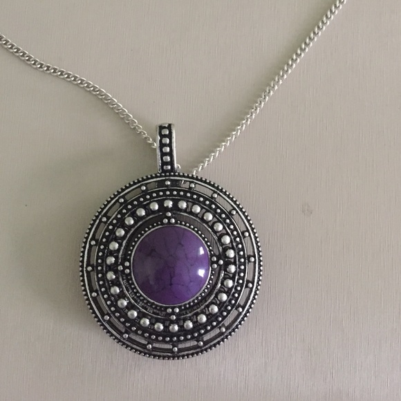 Reversible pendant necklace