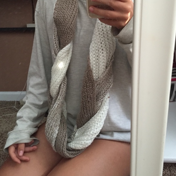Infinity scarf
