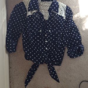 Cropped quarter sleeve top