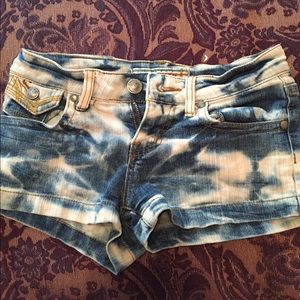 Acid wash distressed shorts