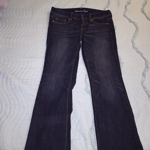 Never worn AE Jeans 💜