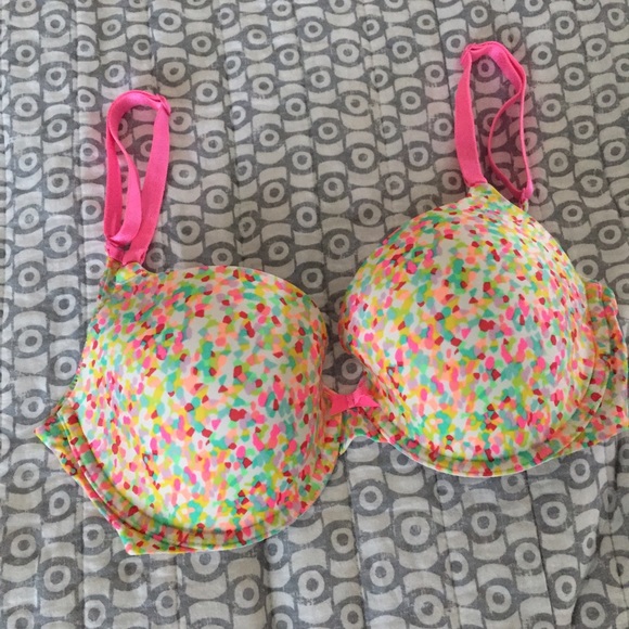 Victoria's Secret Accessories - Closet closing ❤️NWOT VS speckled Demi Bra 🐘🎀