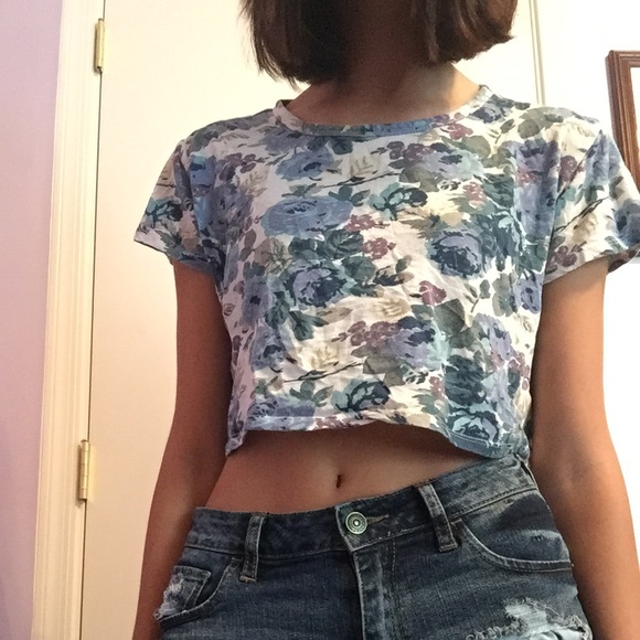 Floral crop top - Picture 2 of 2