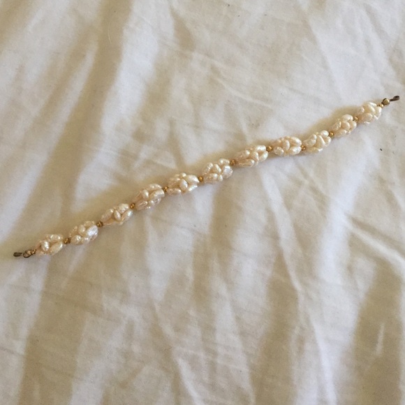 Vintage Gold Pearl Bracelet - Picture 2 of 2