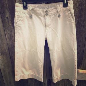 Kaki white Capri pants